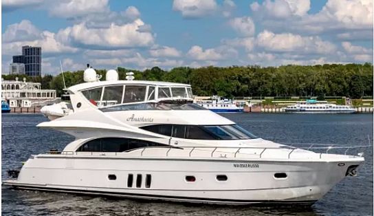 Яхта MARQUIS 690