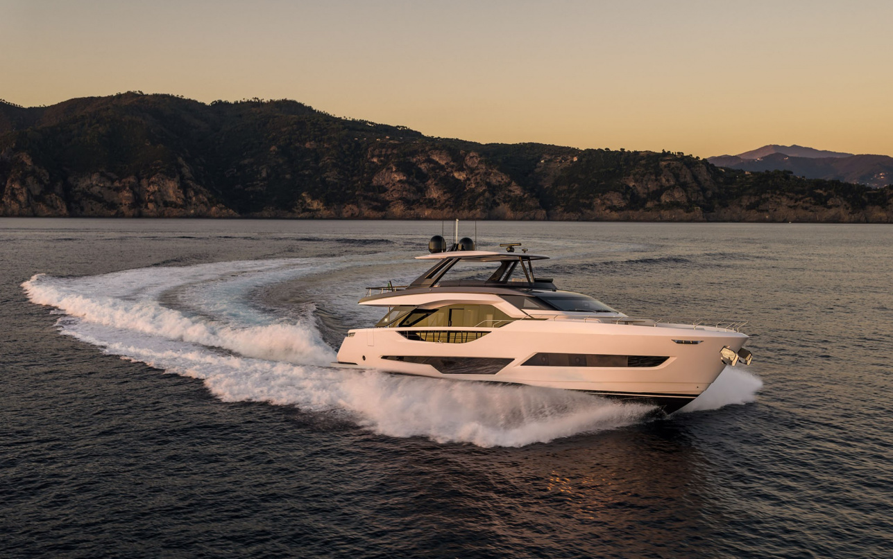 Яхта Ferretti Yachts 800 фото 1.7