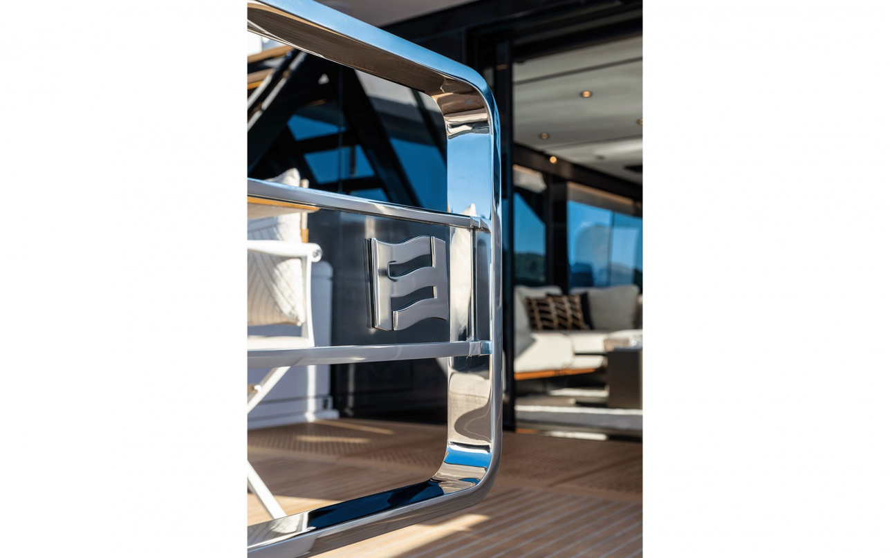 Яхта Ferretti Yachts 800 фото 2.8