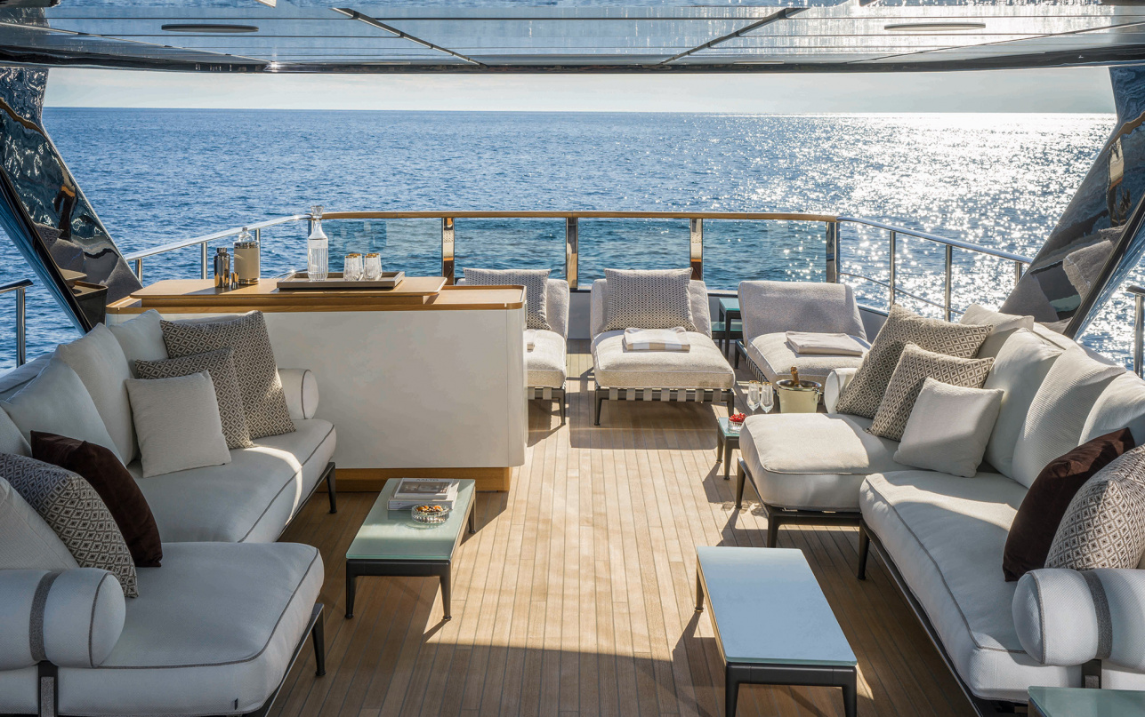 Яхта Custom Line Navetta 38 фото 2.31