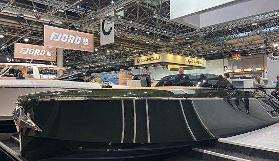Frauscher x Porsche 850 Fantom 