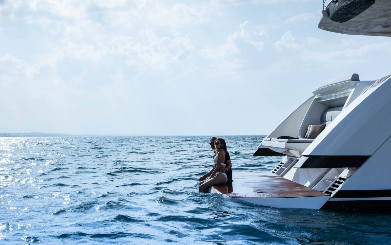 Яхта Ferretti Yachts 720 фото 1.12