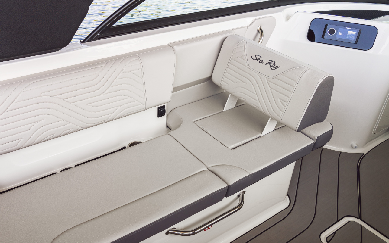 Катер Sea Ray  230 SDX SURF фото 1.5