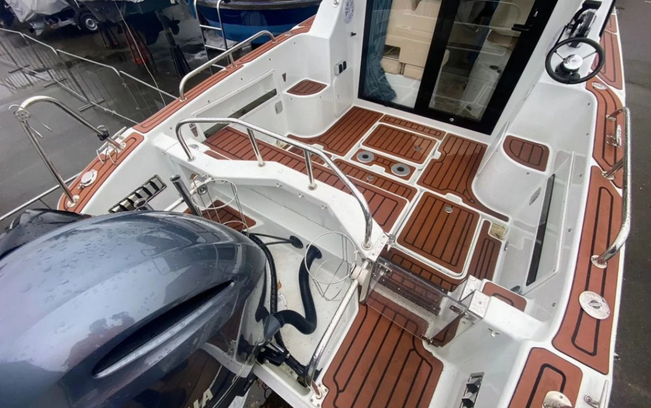 Катер Velvette 23 Active Sedan фото 1.6