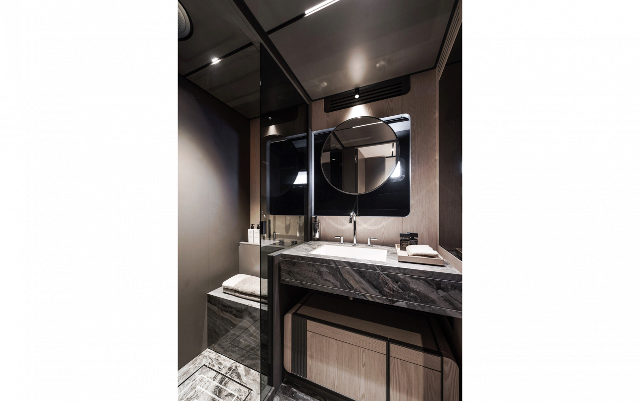 Яхта Ferretti Yachts INFYNITO 80 New фото 2.8