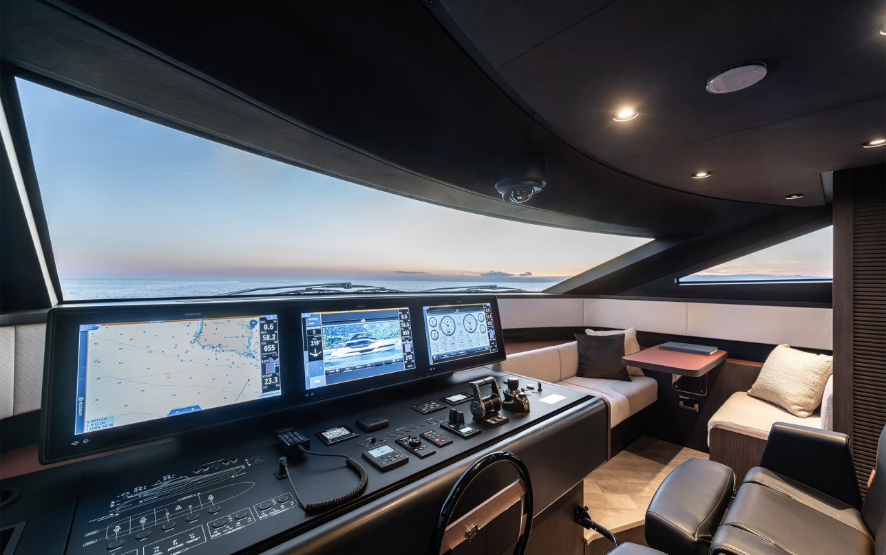 Яхта Ferretti Yachts 800 фото 2.19