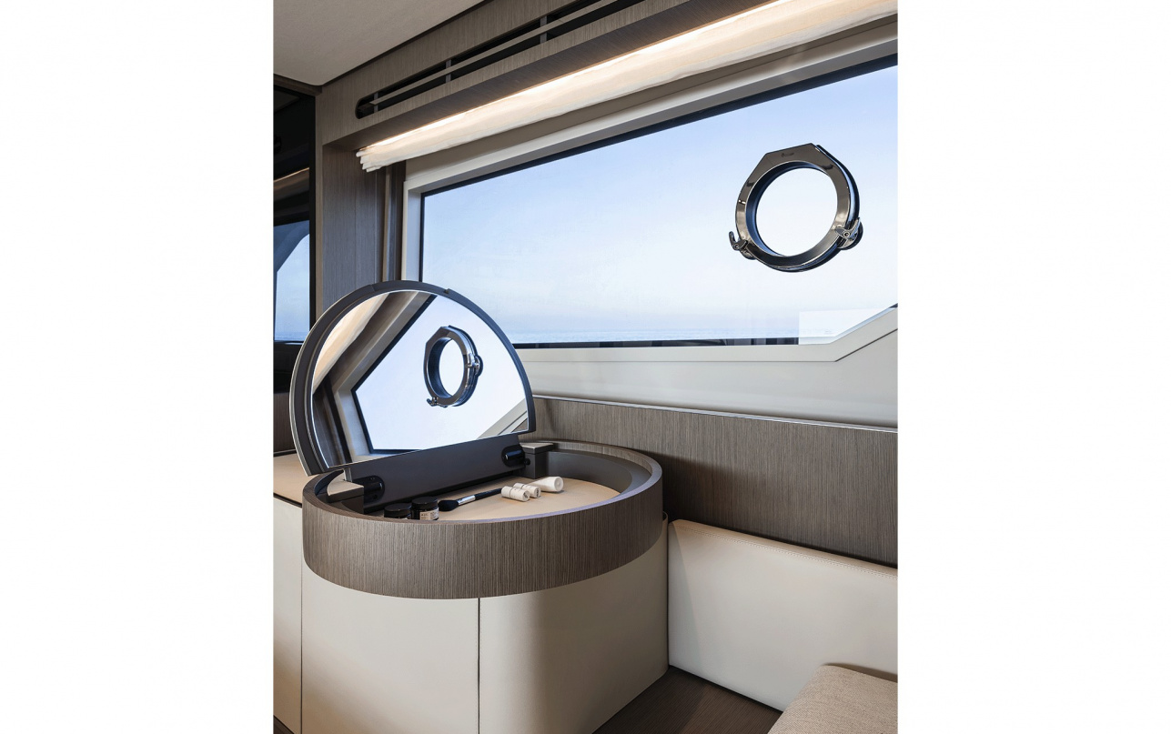 Яхта Ferretti Yachts 720 New фото 2.35