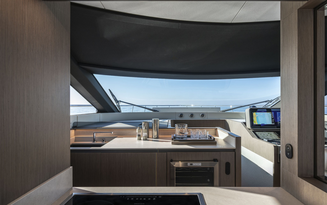 Яхта Ferretti Yachts 720 New фото 2.21