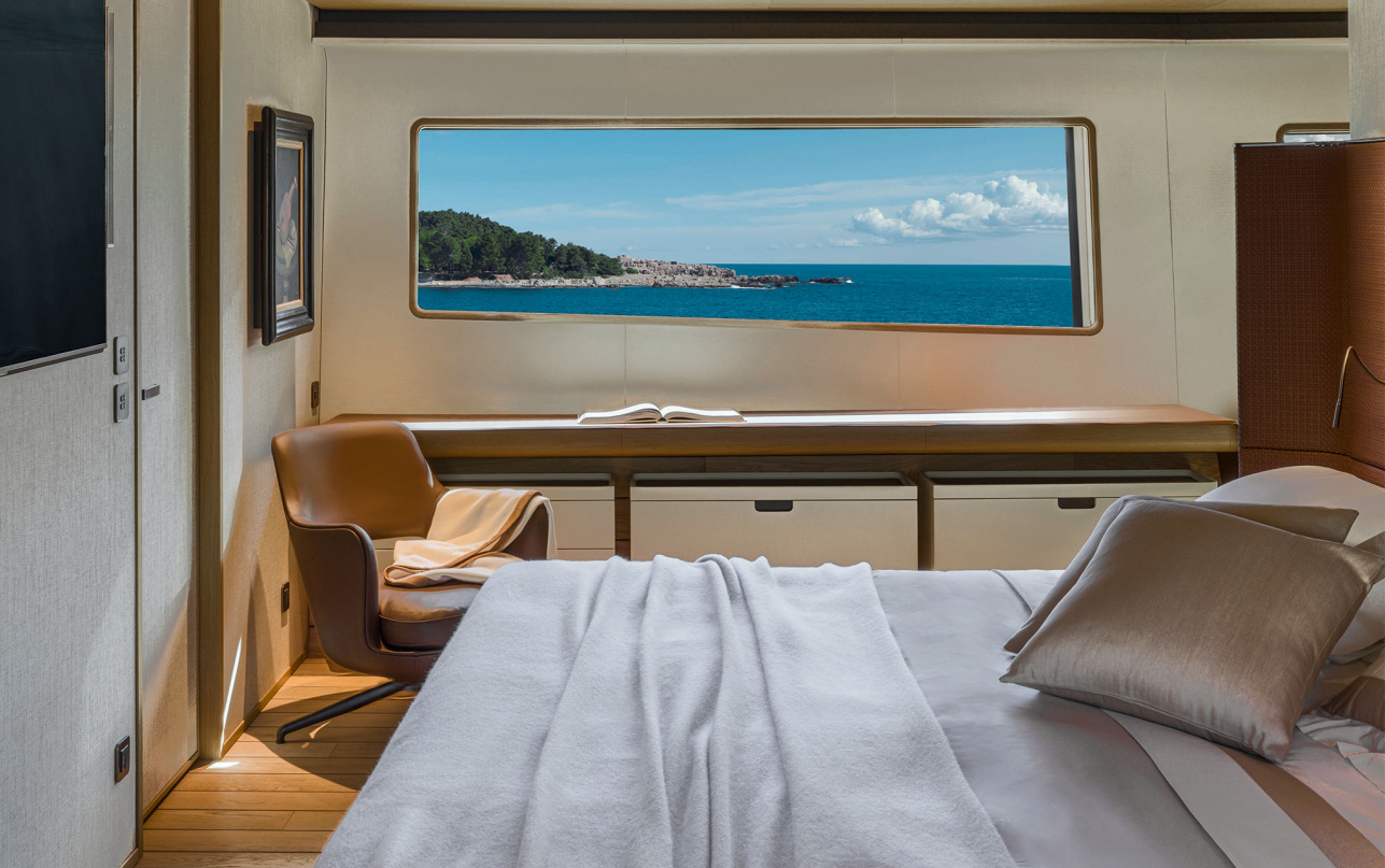 Яхта Custom Line Navetta 38 фото 2.14