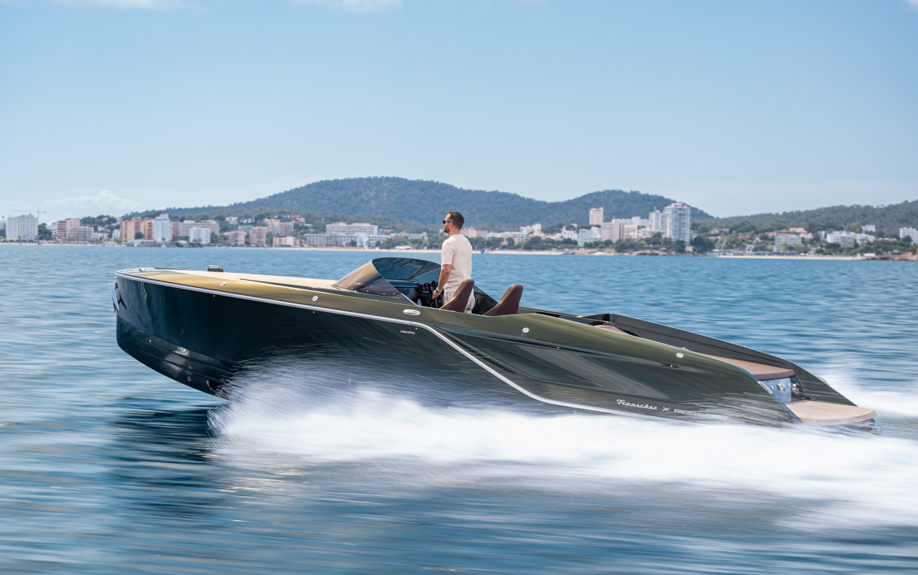 Катер Frauscher Frauscher x Porsche 850 Fantom фото 2.7