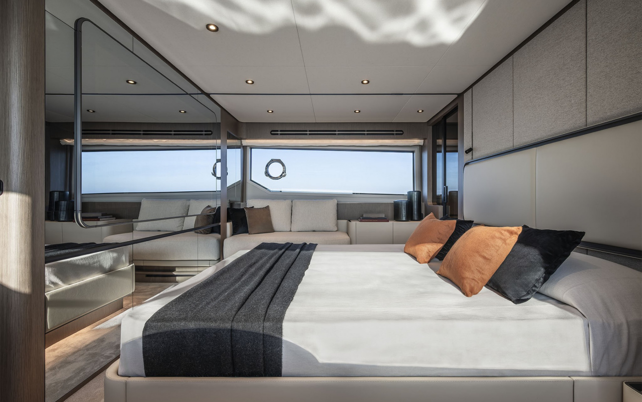 Яхта Ferretti Yachts 720 New фото 2.29