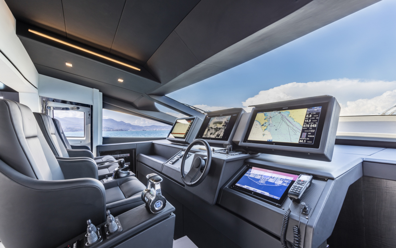 Яхта Pershing 9x фото 2.5