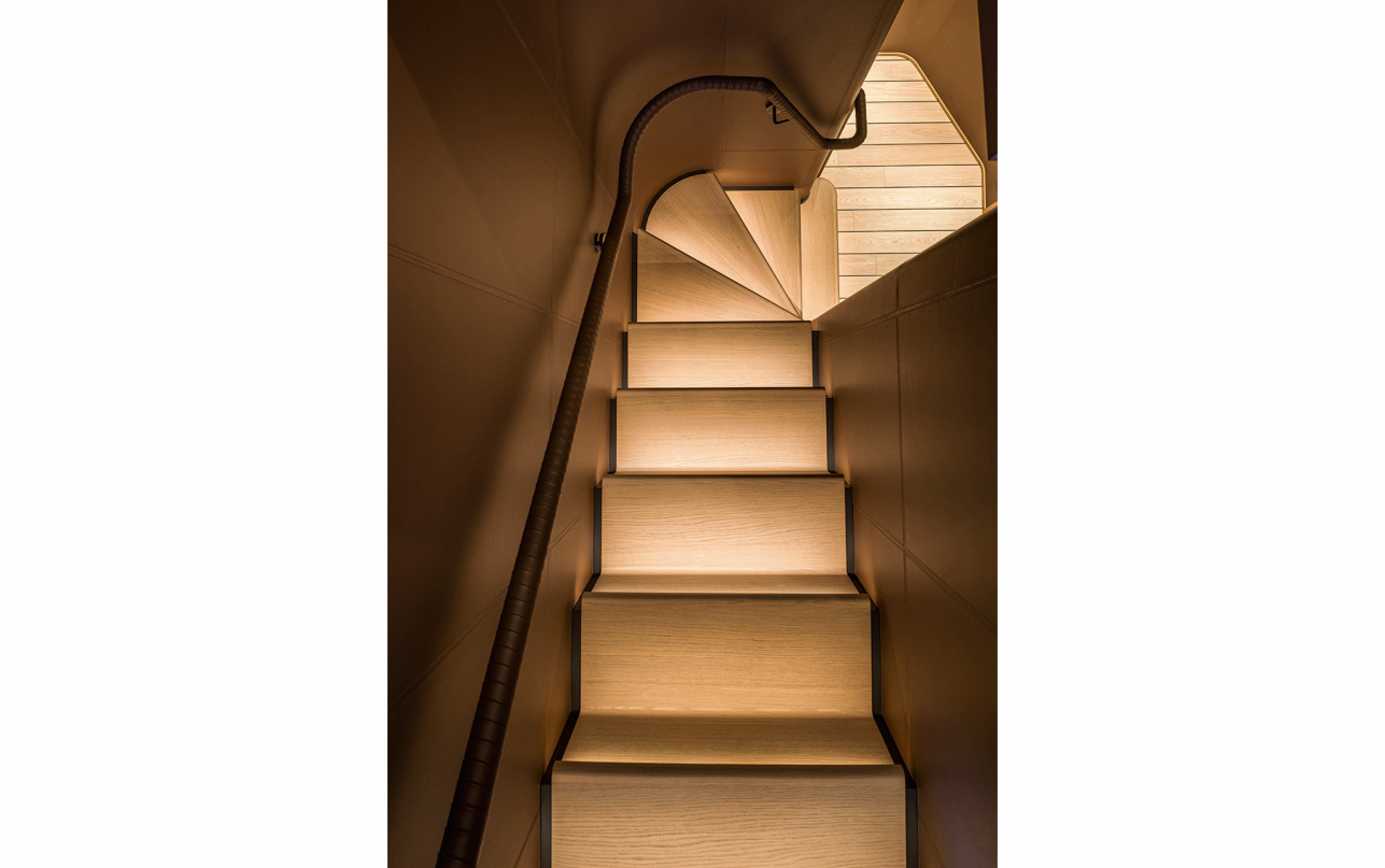 Яхта Custom Line Navetta 38 фото 2.34