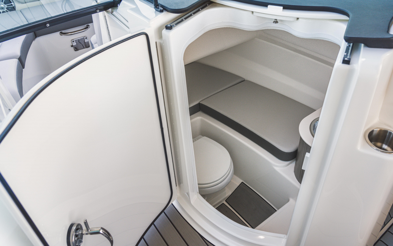 Катер Sea Ray 230 SDX OB фото 1.3