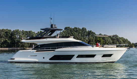 Яхта Ferretti Yachts 670