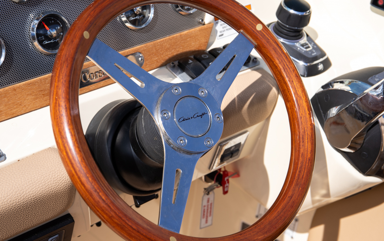 Катер Chris-Craft Corsair 34 фото 1.36