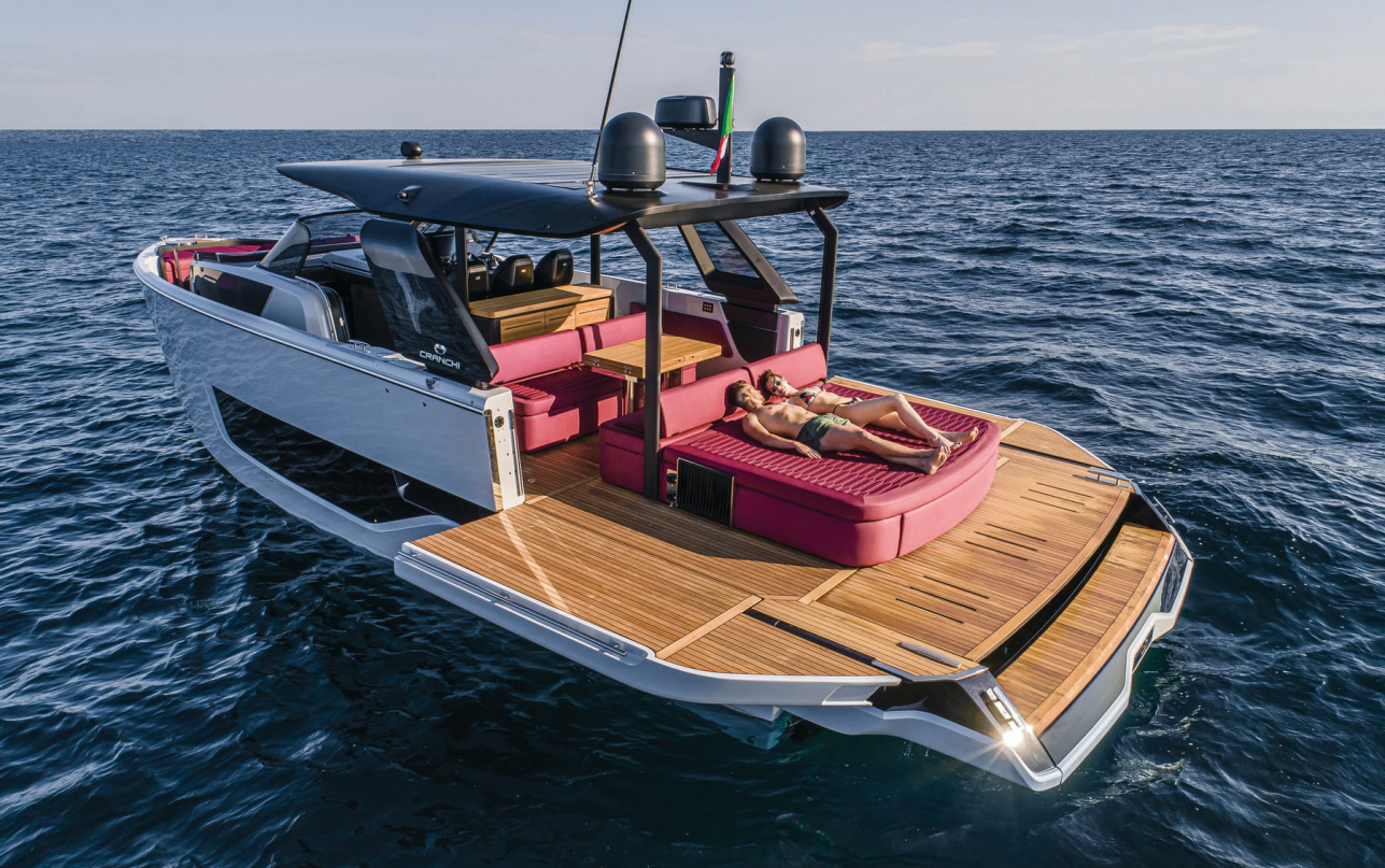 Яхта Cranchi A46 LUXURY TENDER фото 1.3
