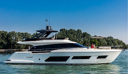 Ferretti Yachts 670