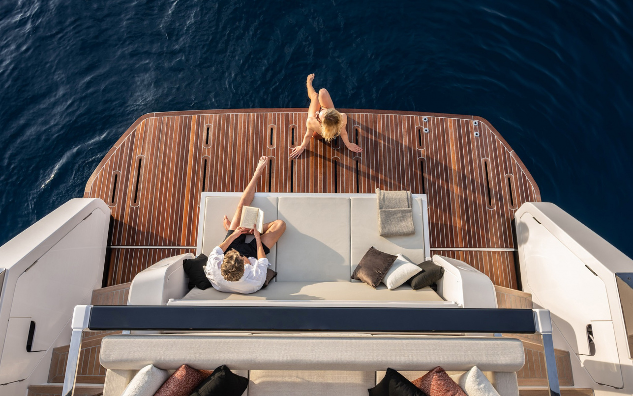 Яхта Ferretti Yachts 800 фото 2.10