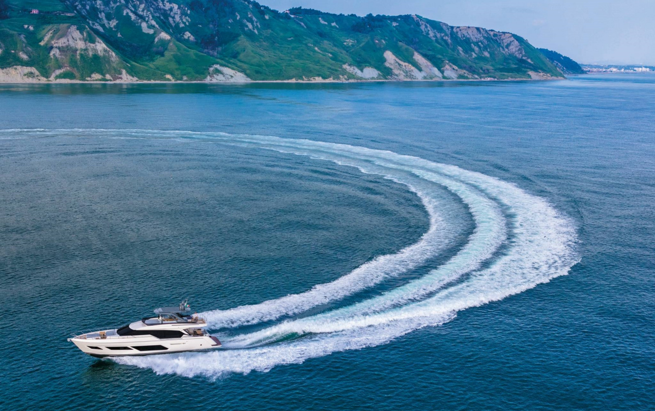 Яхта Ferretti Yachts 720 фото 1.20