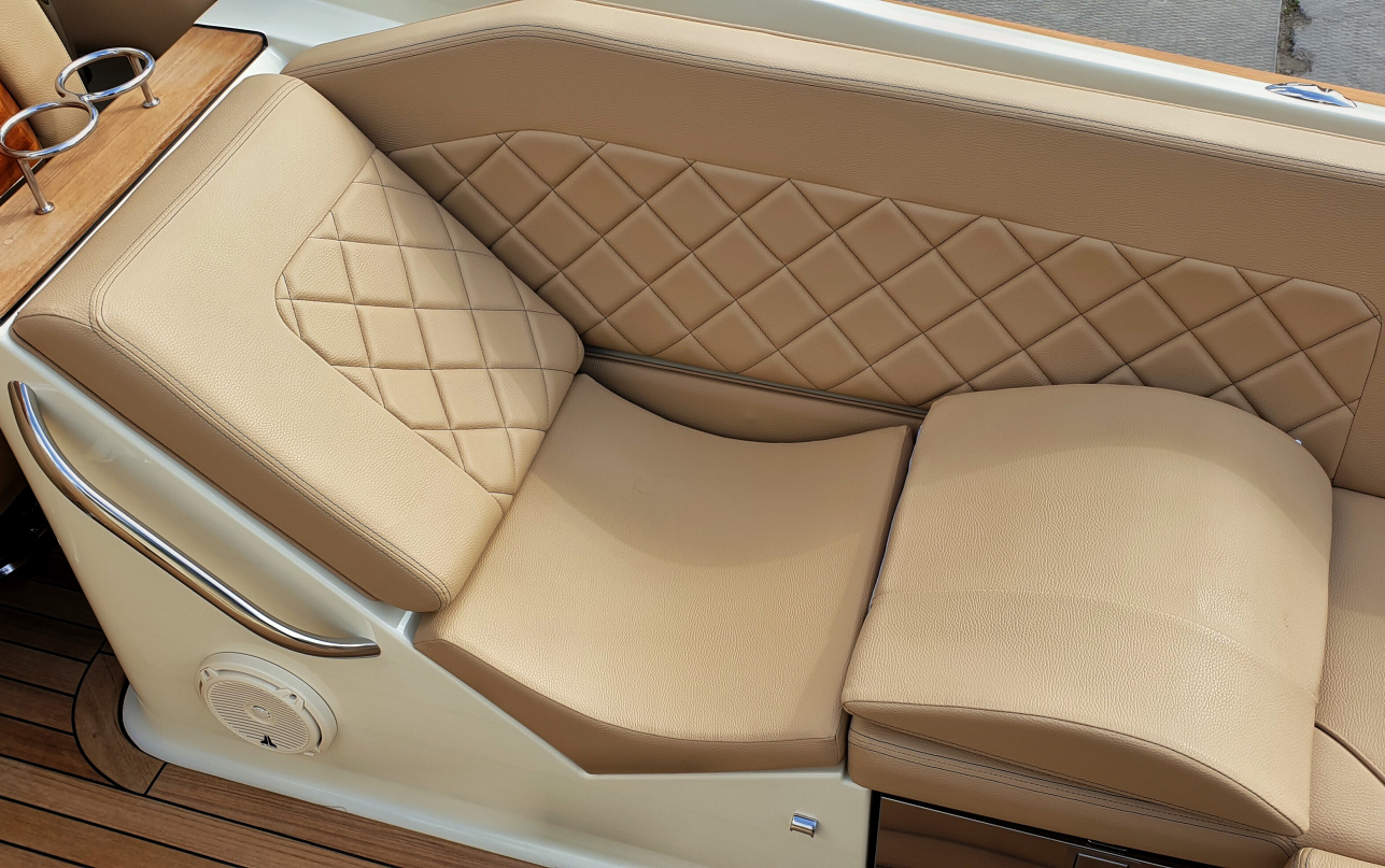 Катер Chris-Craft Corsair 30 фото 2.8