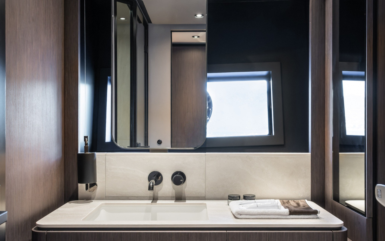 Яхта Ferretti Yachts 800 фото 2.27