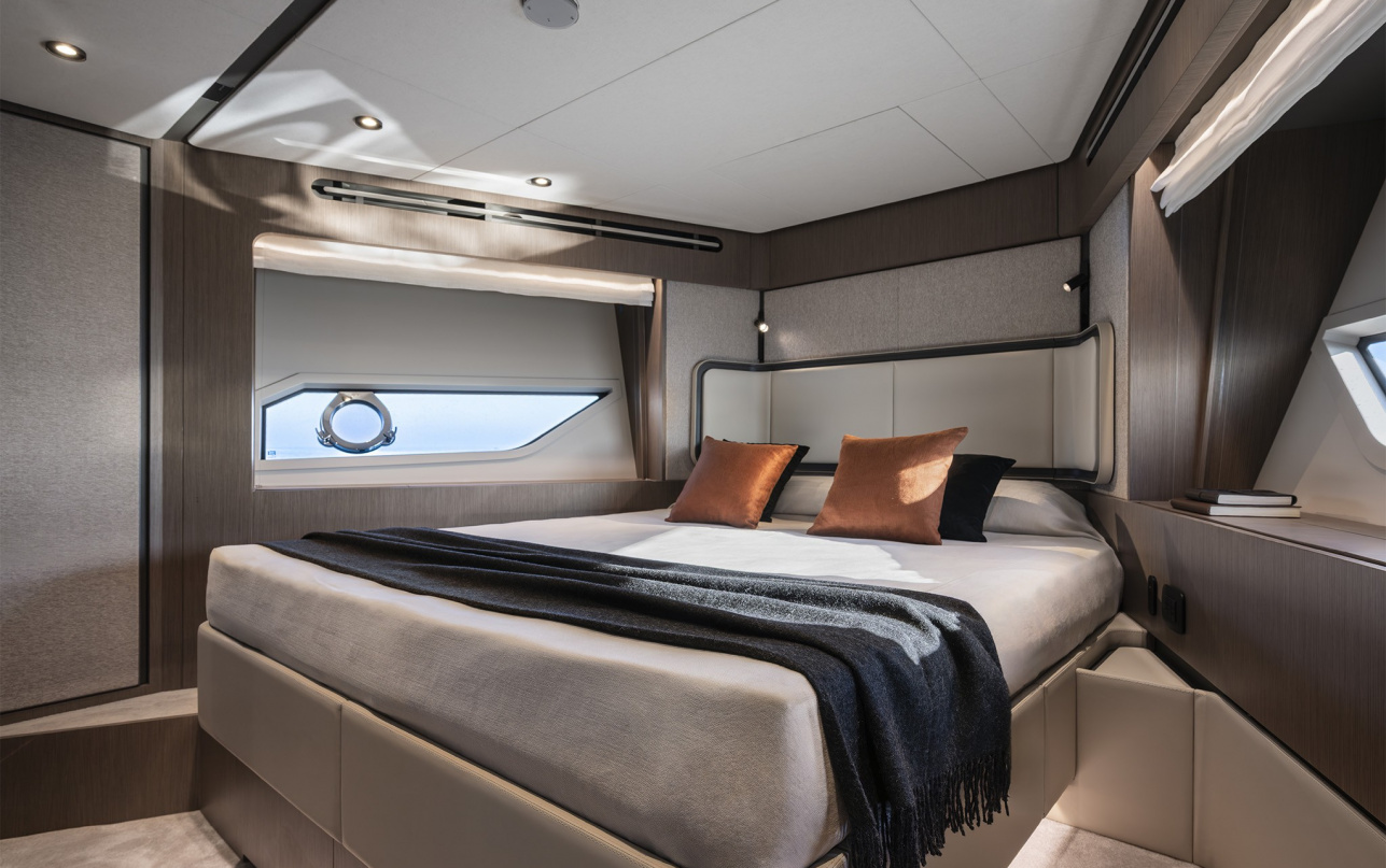 Яхта Ferretti Yachts 720 New фото 2.5