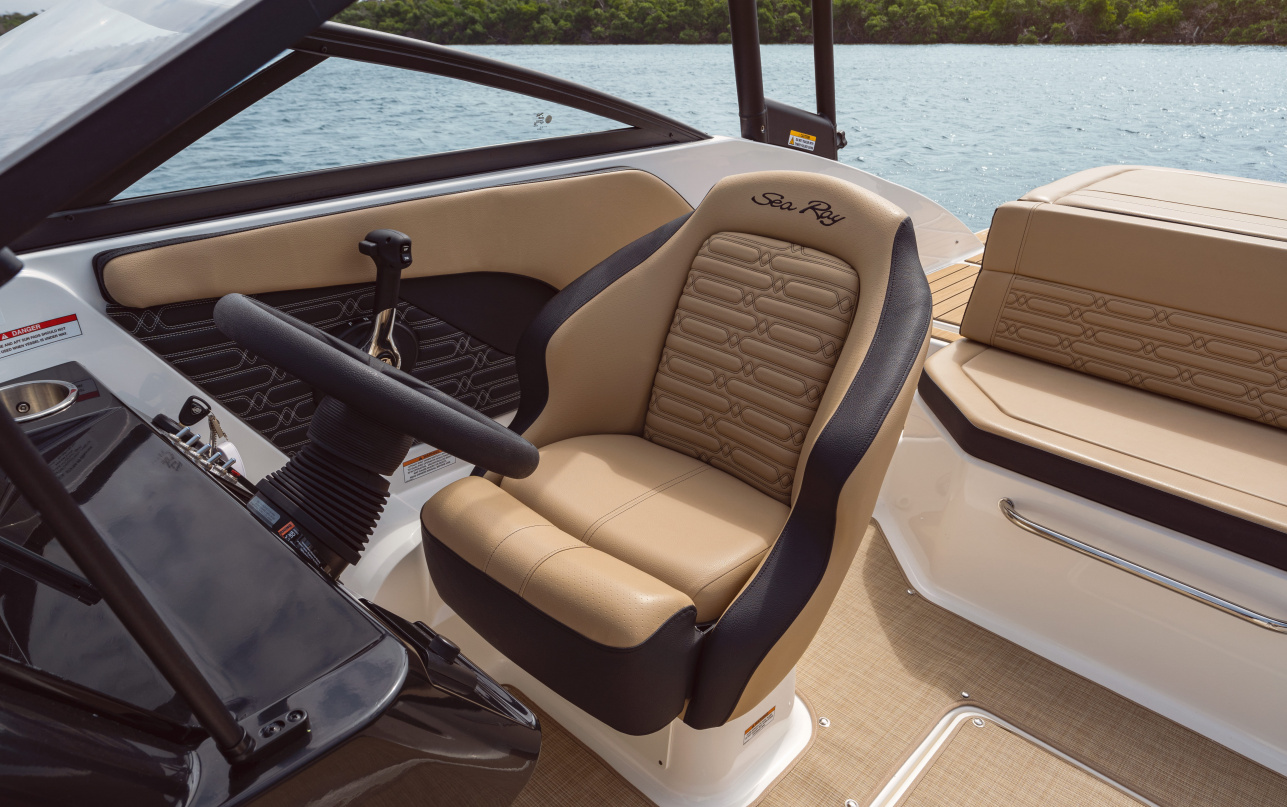 Катер Sea Ray 190 SPX фото 1.8