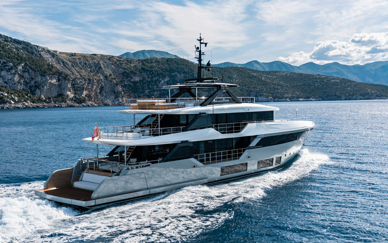 Яхта Custom Line Navetta 38 фото 1.7