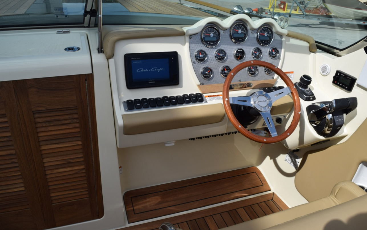 Катер Chris-Craft Corsair 32 фото 2.4