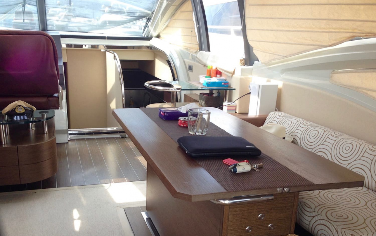 Яхта Azimut 68S