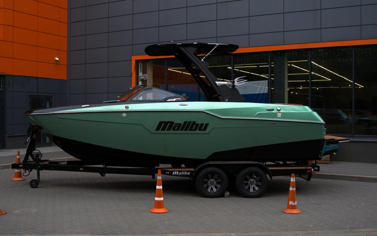 Катер буксировщик Malibu M220 фото 2.1