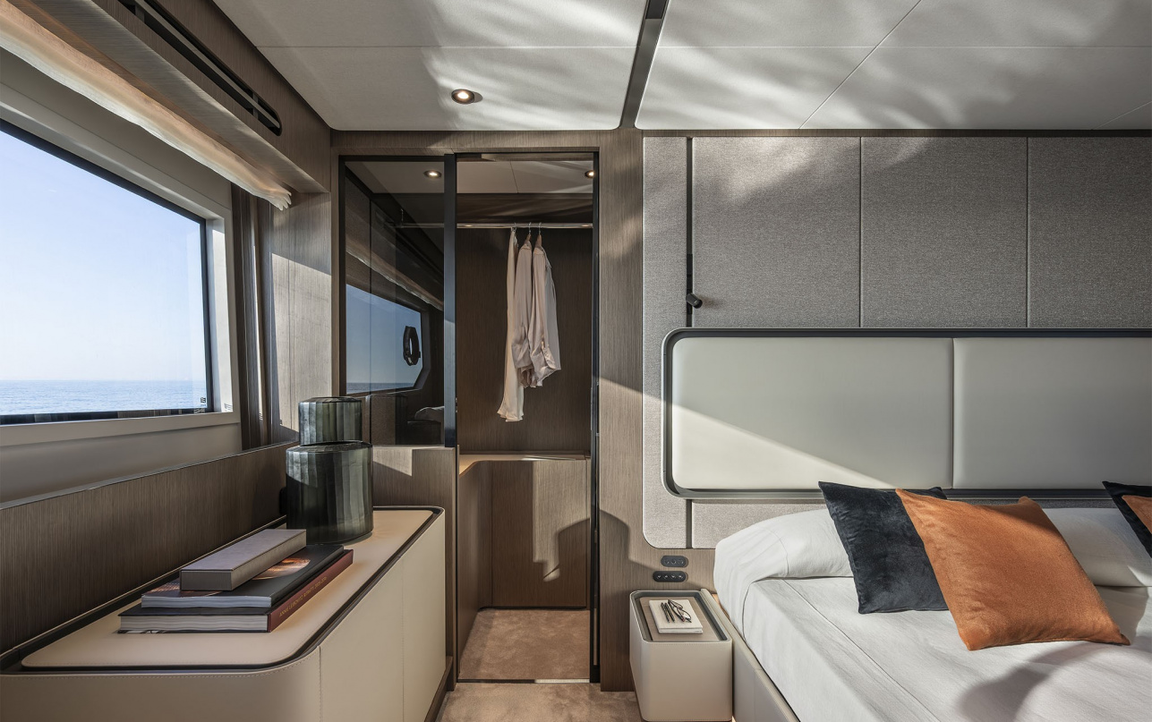 Яхта Ferretti Yachts 720 New фото 2.31