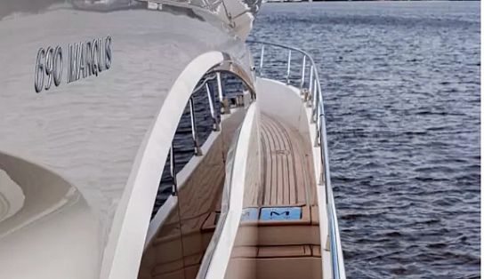 Яхта MARQUIS 690
