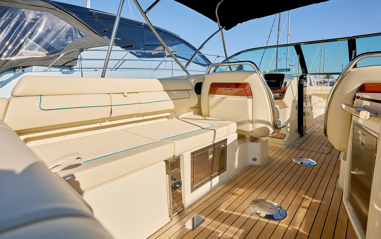 Катер Chris-Craft Launch 31GT фото 2.2