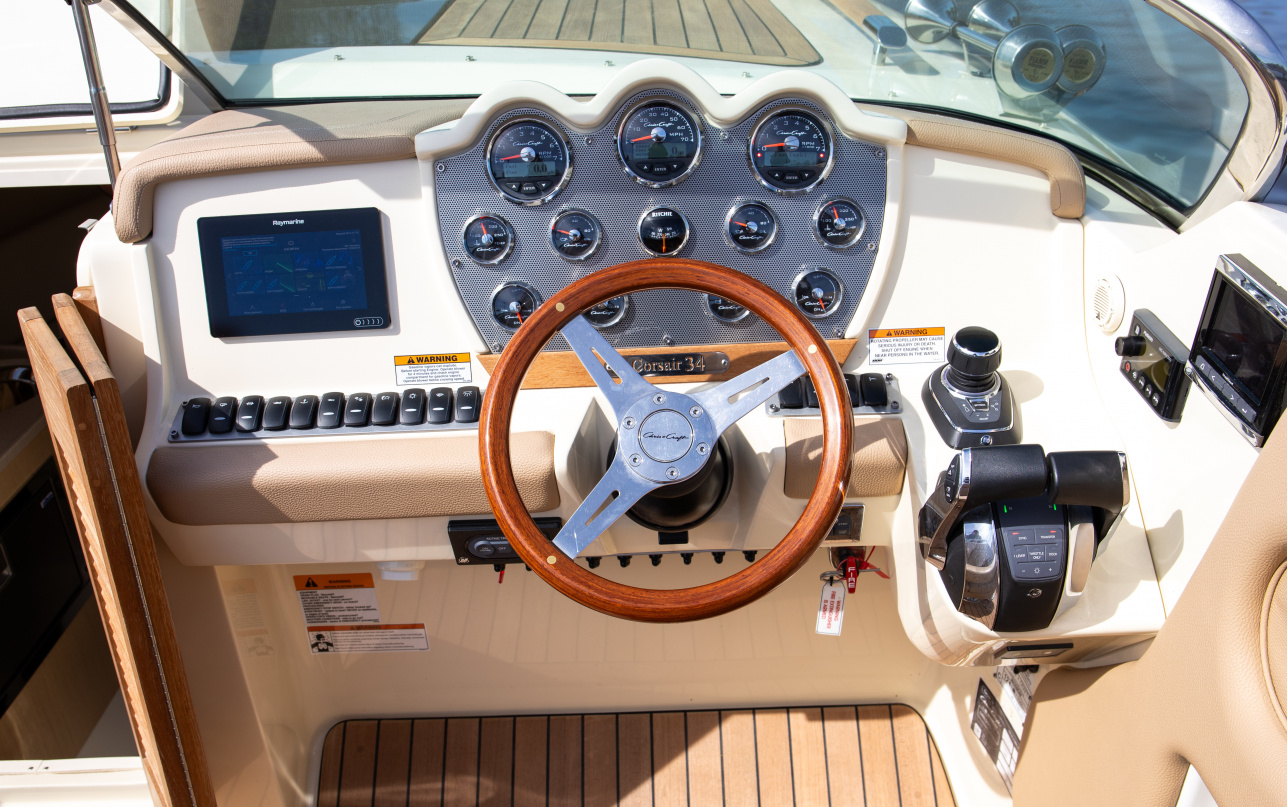 Катер Chris-Craft Corsair 34 фото 1.24