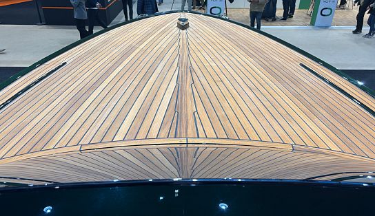 Frauscher x Porsche 850 Fantom 