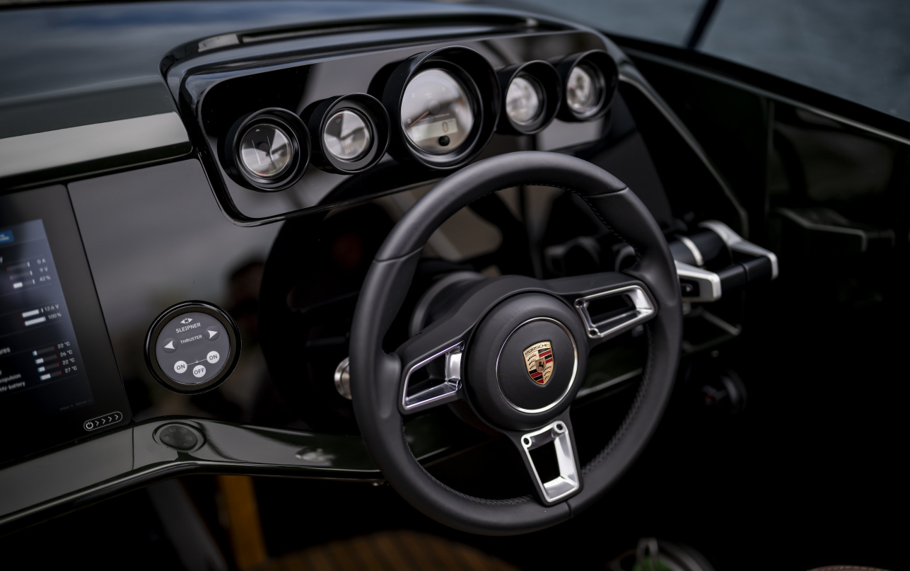 Катер Frauscher x Porsche 850 Fantom фото 1.59
