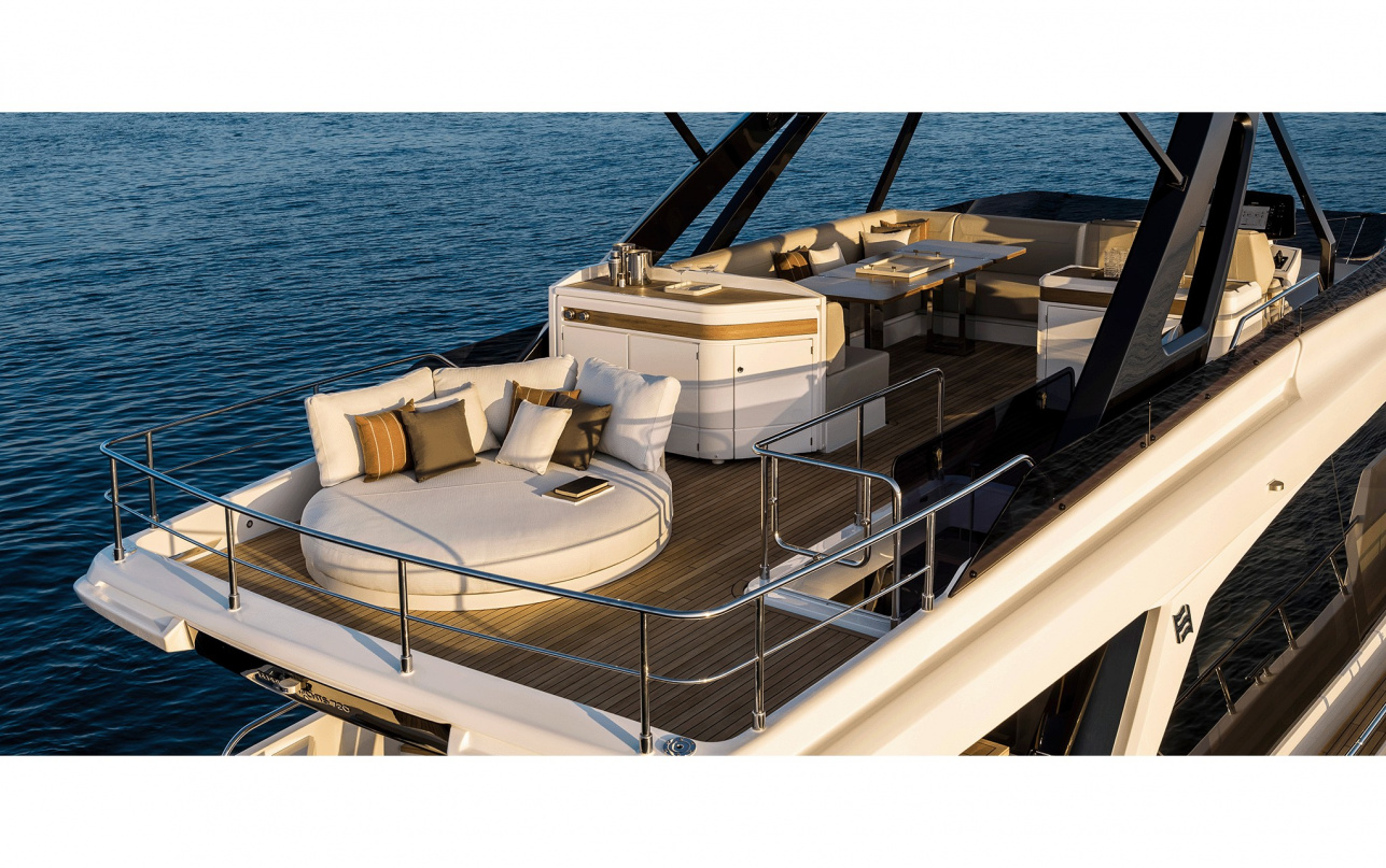 Яхта Ferretti Yachts 720 New фото 1.24