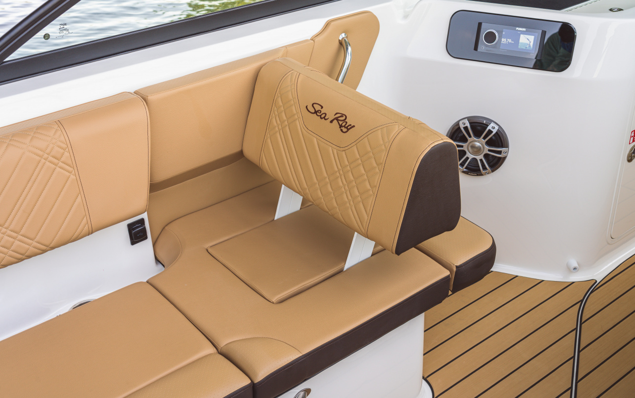 Катер Sea Ray  230 SDX фото 1.9