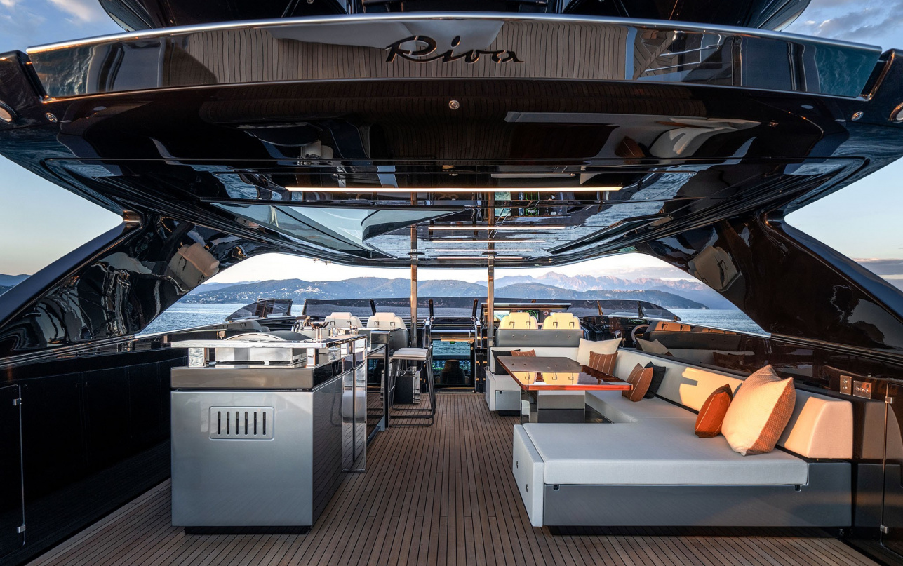 Яхта Riva 112' Dolcevita Super фото 2.4