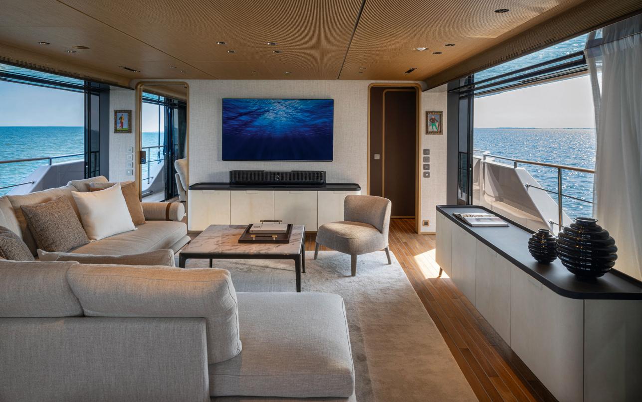 Яхта Custom Line Navetta 38 фото 2.21