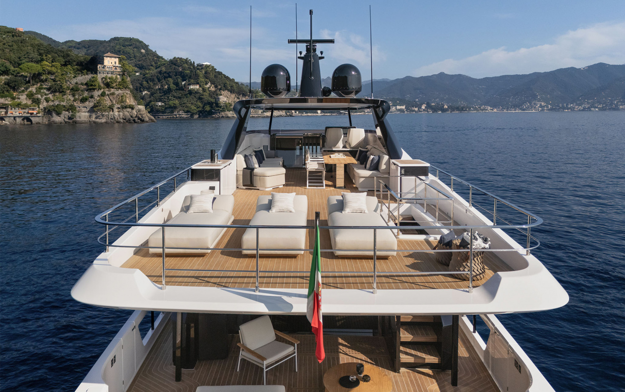 Яхта Ferretti Yachts INFYNITO 80 New фото 1.11