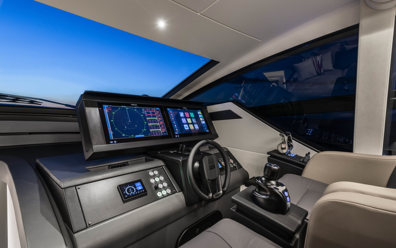 Яхта Pershing 6x фото 2.3