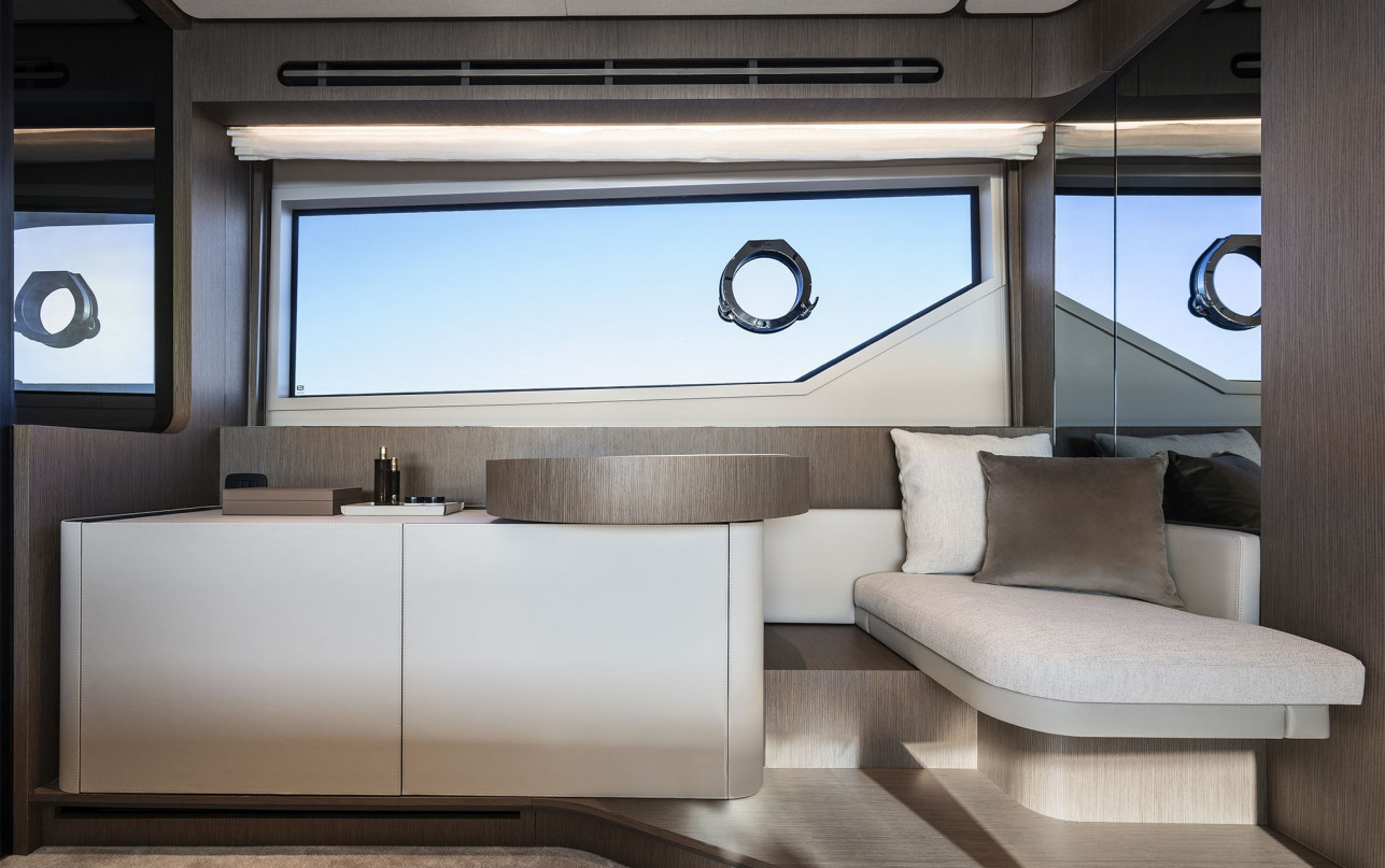 Яхта Ferretti Yachts 720 New фото 2.34