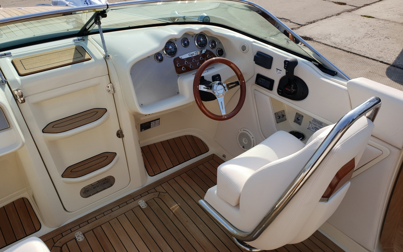 Катер Chris-Craft Capri 27 фото 2.3