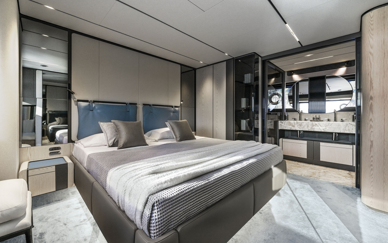 Яхта Ferretti Yachts INFYNITO 80 New фото 2.21