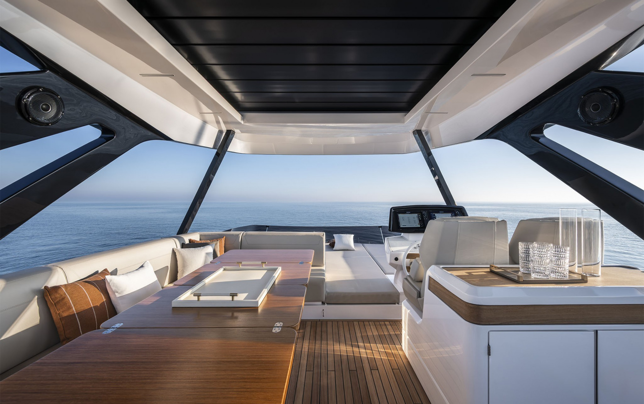 Яхта Ferretti Yachts 720 New фото 1.2