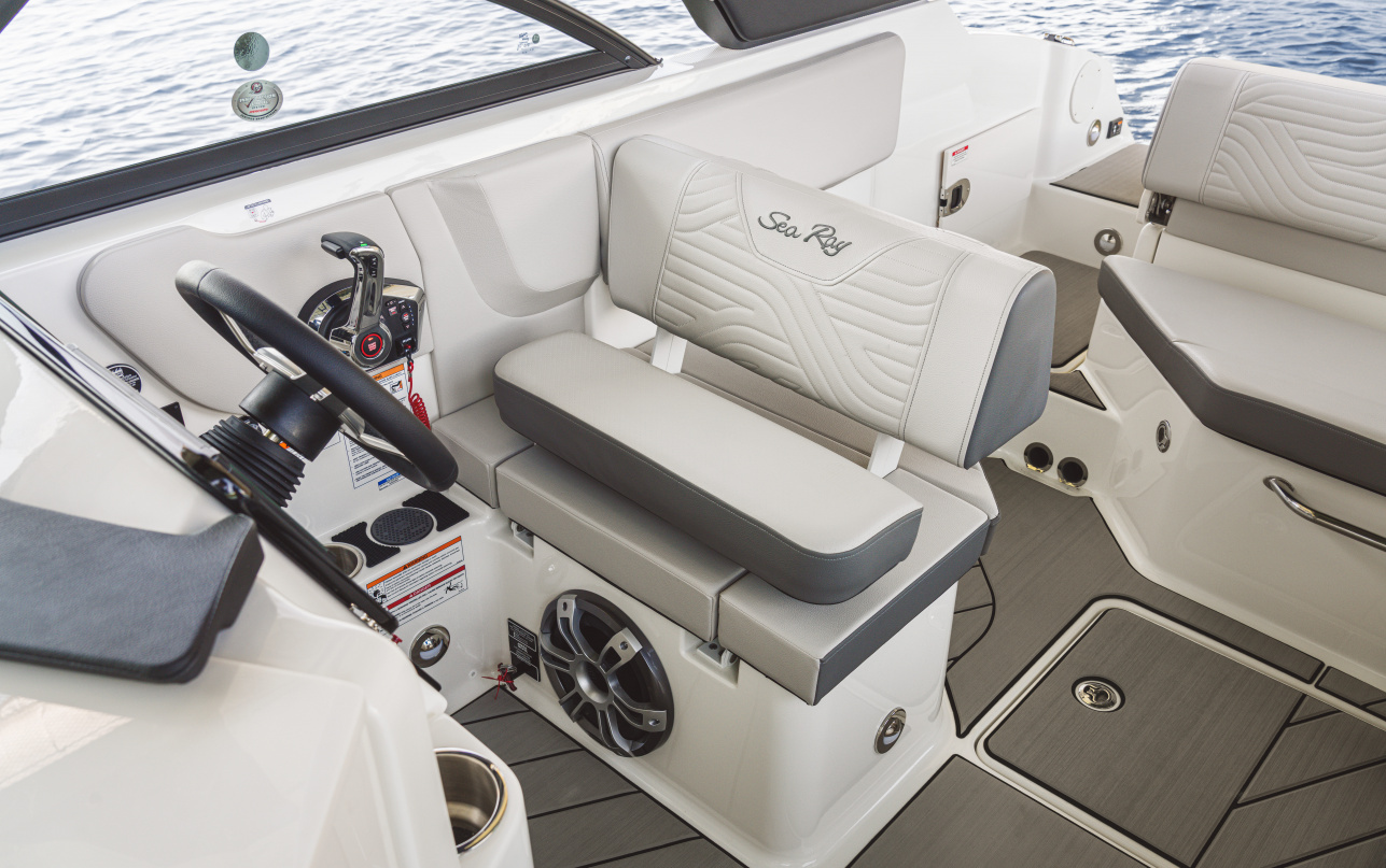 Катер Sea Ray  230 SDX SURF фото 1.1