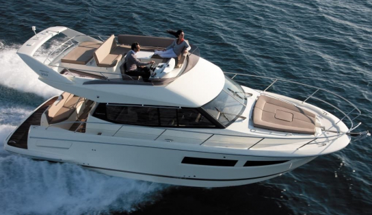 Яхта Jeanneau Prestige 350 Fly